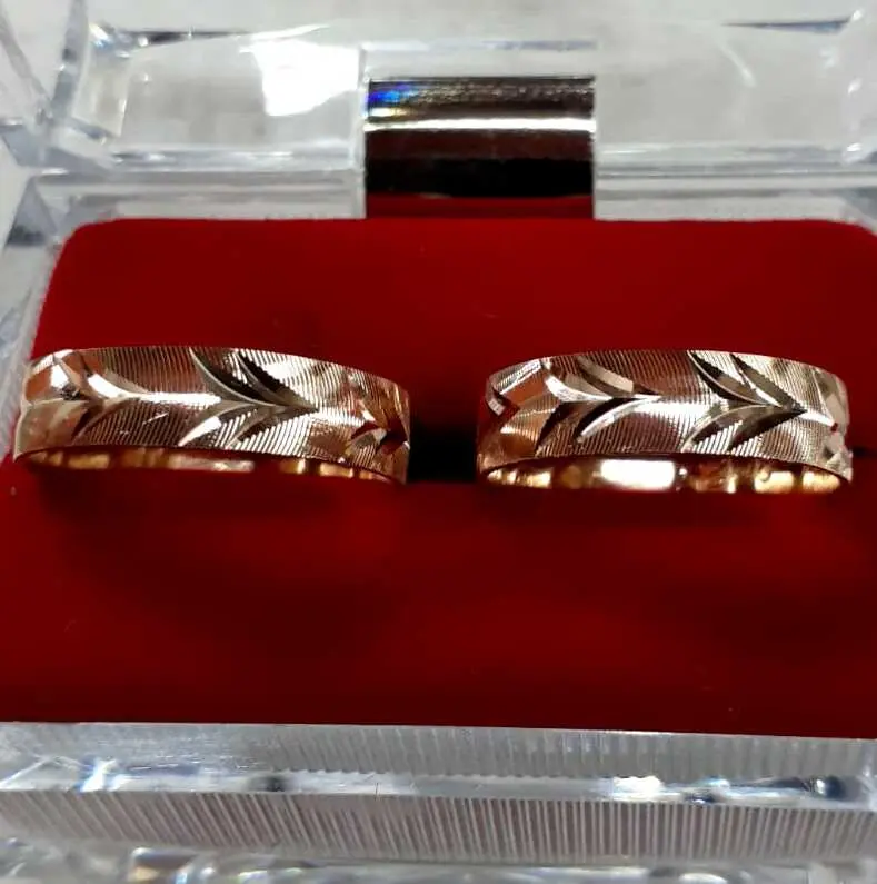 Aros de matrimonio con diseño de Ramitos - Joyería La Filigrana Trujillo